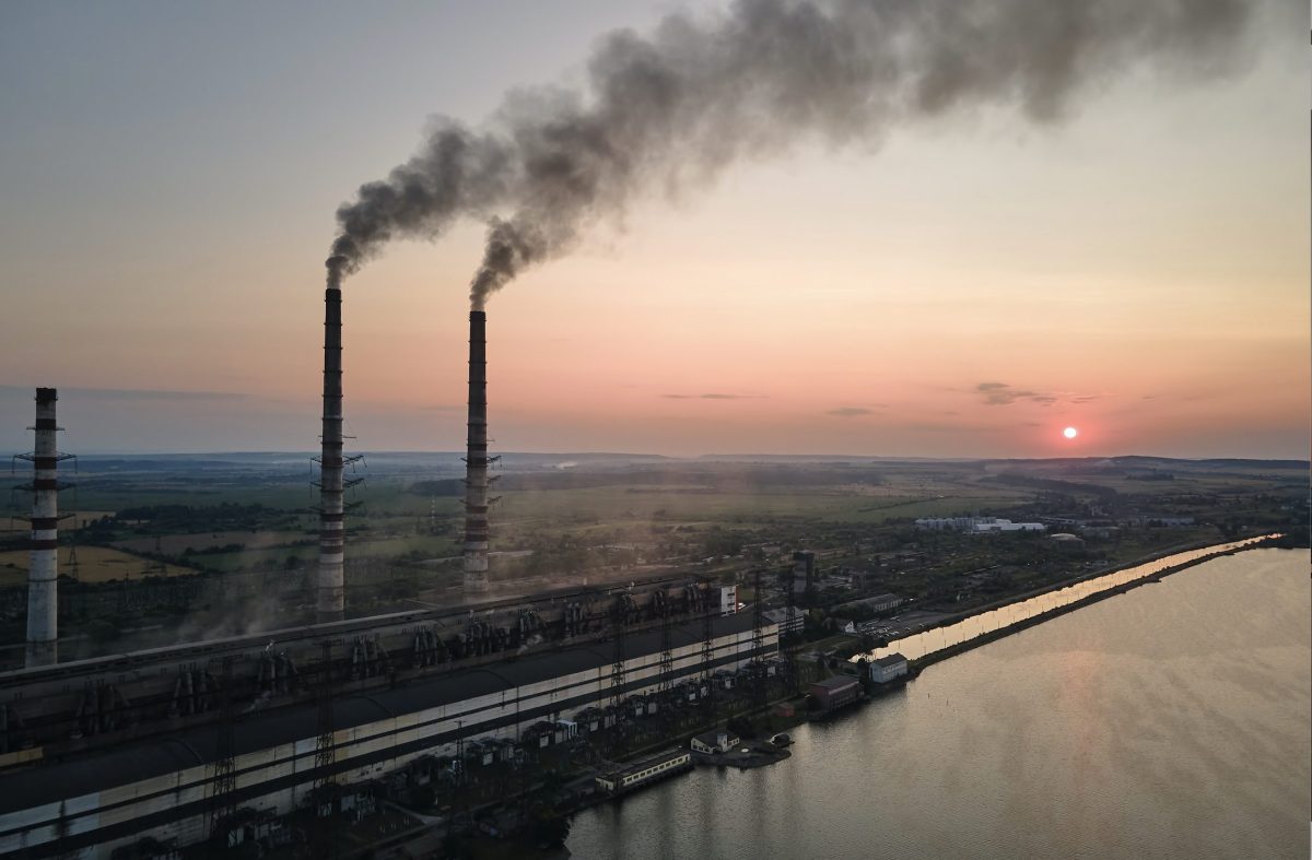 Cover for EU: What are the new monitoring, reporting and verification obligations for the oil, coal and gas sectors?